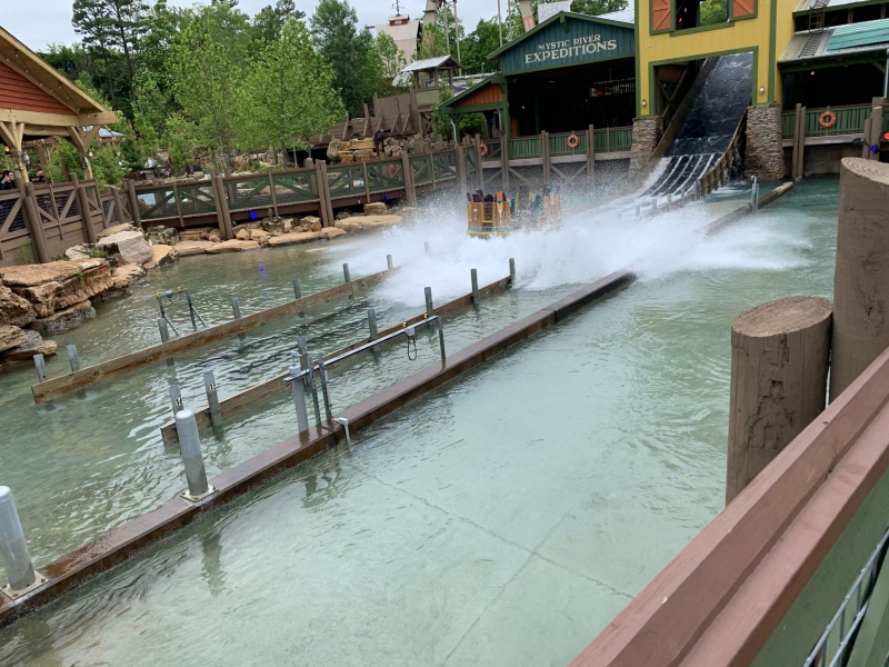 Mystic River Ride Splash Down
